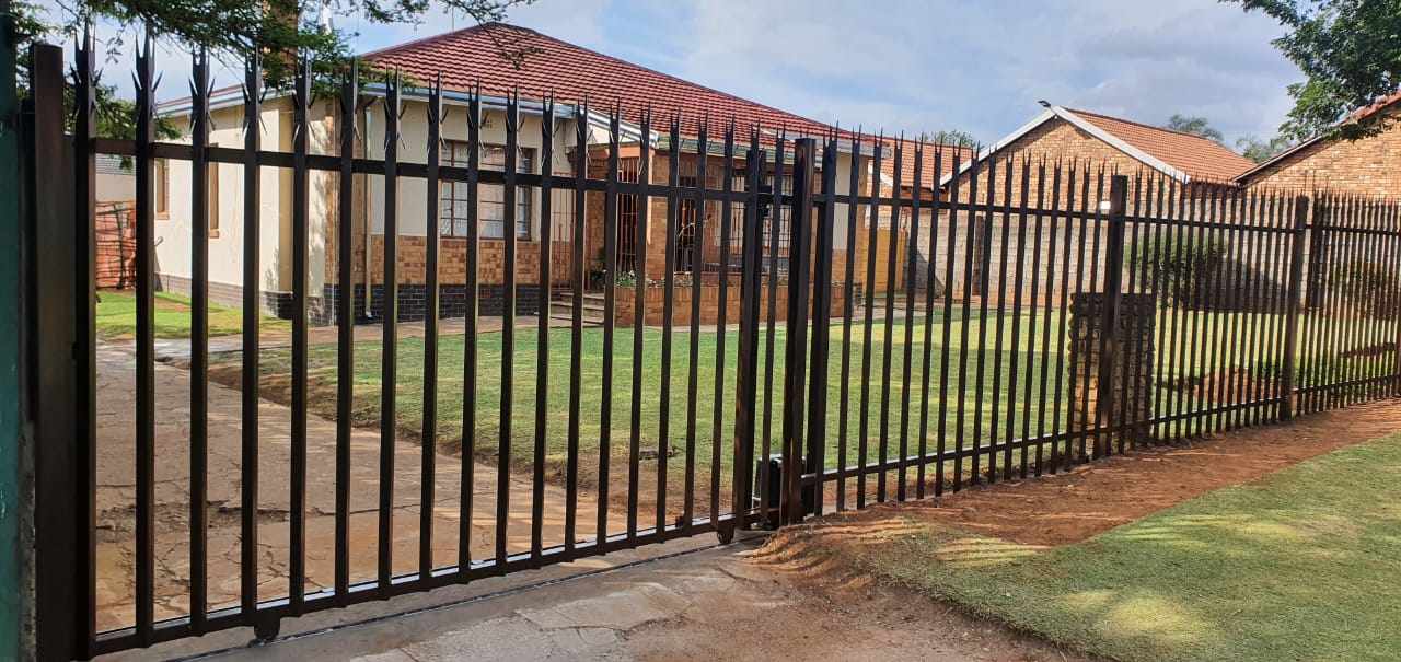 Steel Palisade Fencing